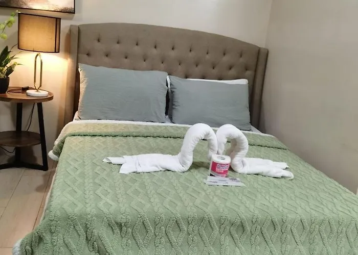 Apartamento 2 Bed Condotel At Newport Across Naia T3